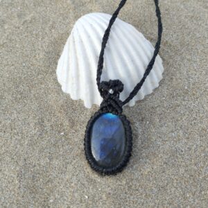 collier labradorite fil noir